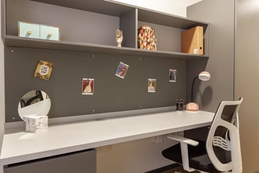 Silver En Suite - Image 1